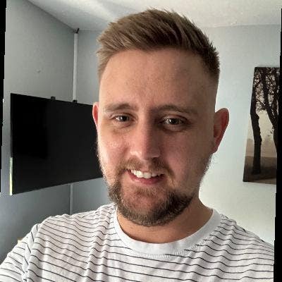 Professional single male seeking single or double Main Photo