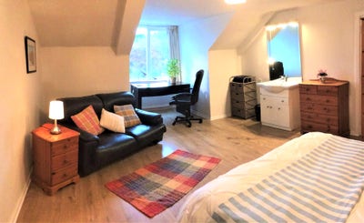 Stunning penthouse room next to town centre Main Photo