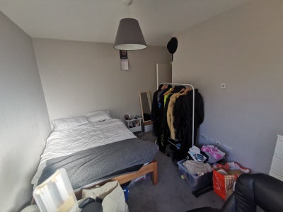 Double room with private bathroom E17 Main Photo