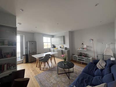 Sunny 2-bedroom flat in Kentish Town Main Photo