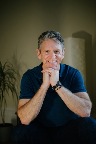 Professional seeks room in a friendly shared house Main Photo