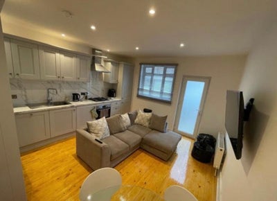 Room Available in Stockwell/Clapham North Main Photo