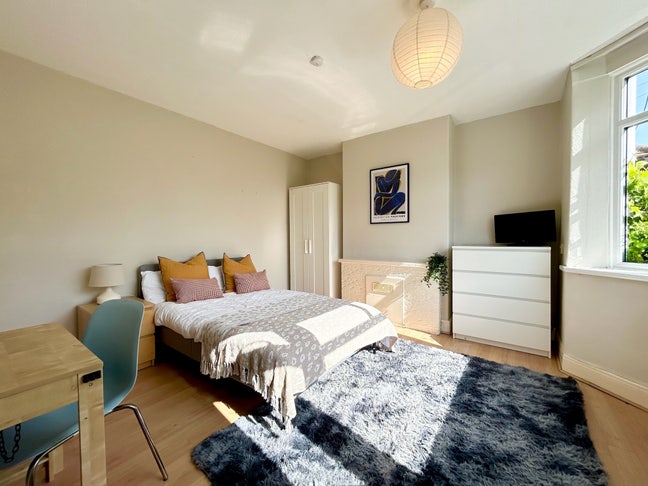 Doubles – Bills Inc, No deposit, Filton  Main Photo