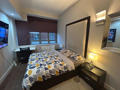 Fully Furnished Ensuite Room for Rent Main Photo