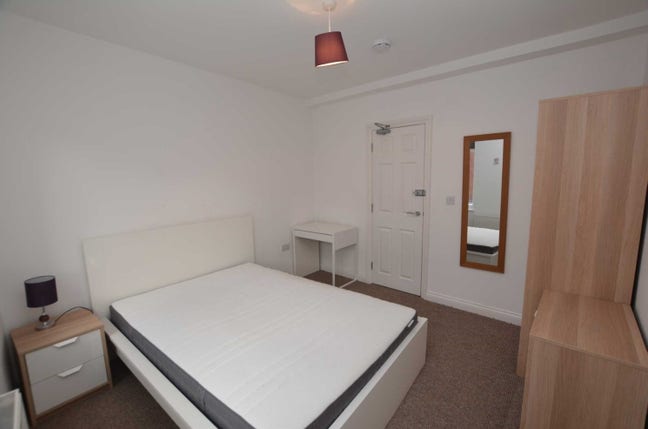 Furnished En-suite Double Rooms Main Photo