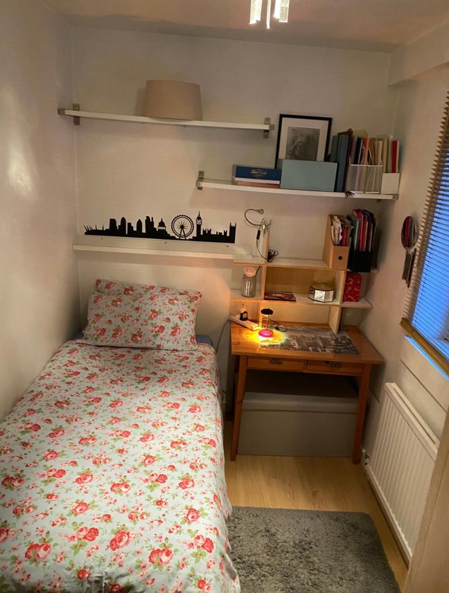 Central London single room with toilet Main Photo