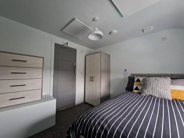 Spacious Double Room Available – &pound;675  Main Photo