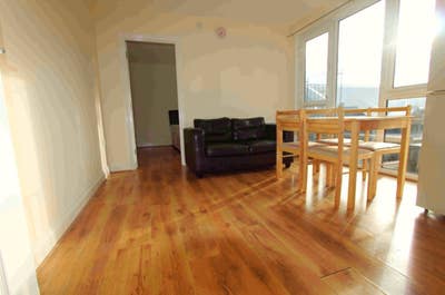 Spacious Two Bed - Acton Main Photo