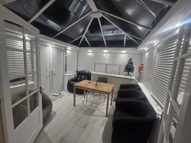 Well-Maintained Single and Double Occupancy Rooms  Main Photo