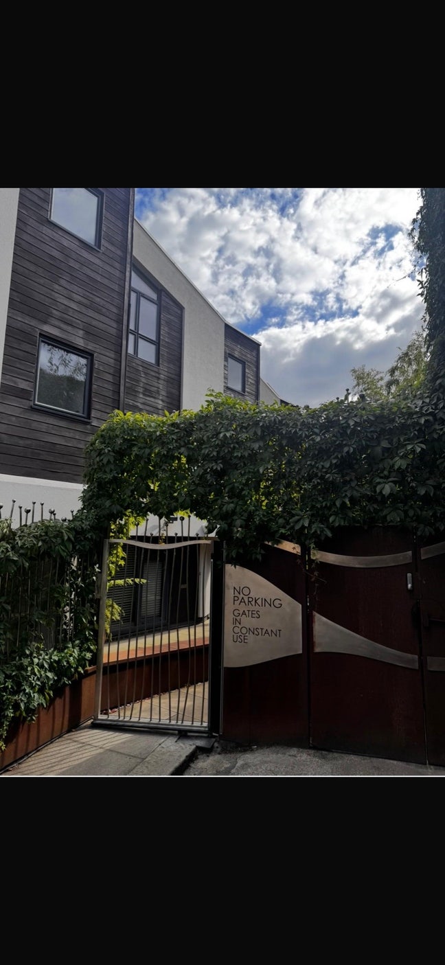 Come be my flatmate! Main Photo