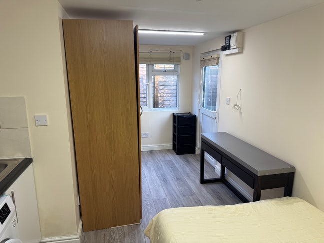 Modern furnished Studio Golders Green/Brent Cross Main Photo