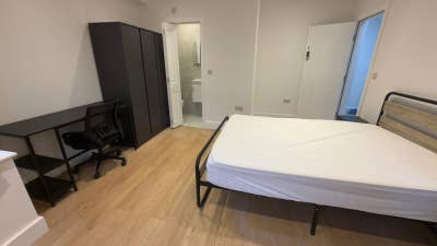 Brand NEW Modern Rooms - Pinner HA5 Main Photo