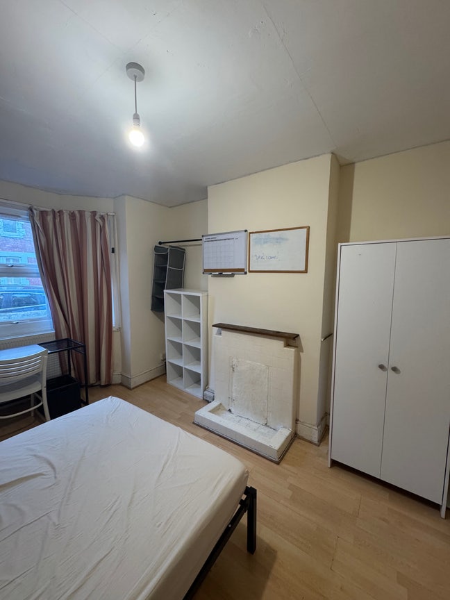 Double Room Available now next to Hinksey Park Main Photo