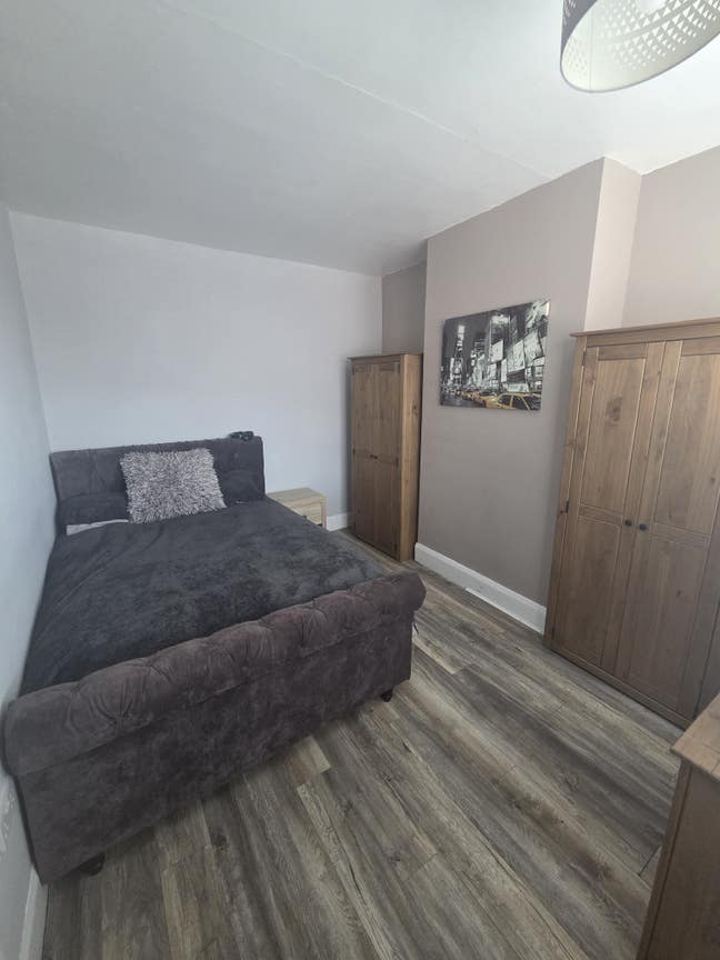 Room is available  Main Photo