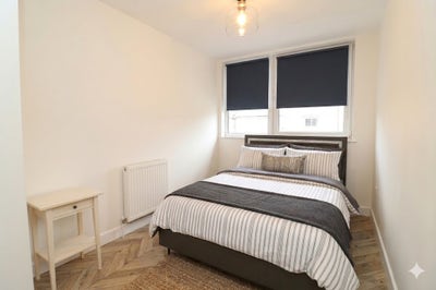 ⚡ Minutes to Westfield! Modern Room in Stratford⚡ Main Photo