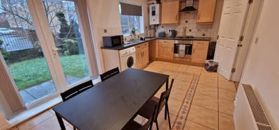 Double Room Plus Office in Gateshead Townhouse Main Photo