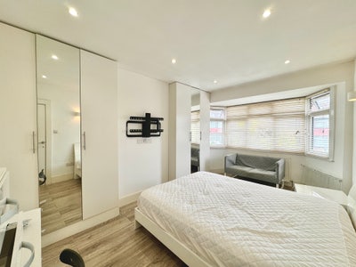 Room to rent,  House share in Colindale  Main Photo