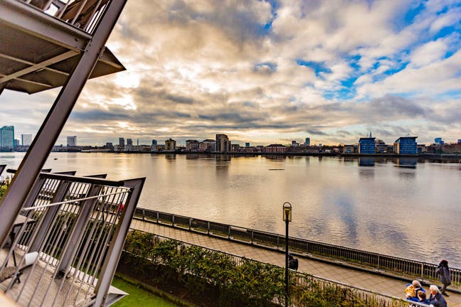 Riverview Balcony Ensuite | 3Bed in Canary Wharf Main Photo