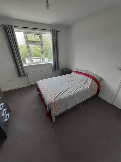 Double Room Available now in SW16 Main Photo