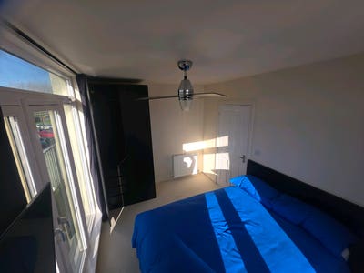 2x double room near to Xscape MK Main Photo
