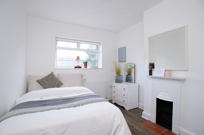 Double Room in Summertown Main Photo