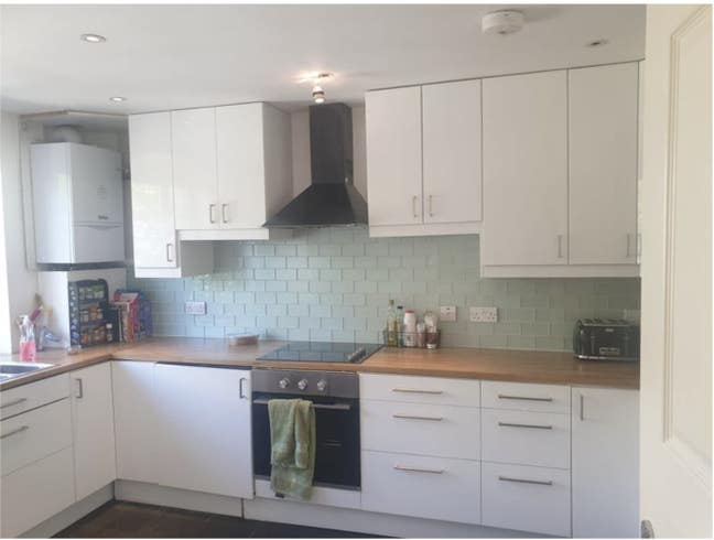 Bright room in a friendly flatshare! ✨ Main Photo