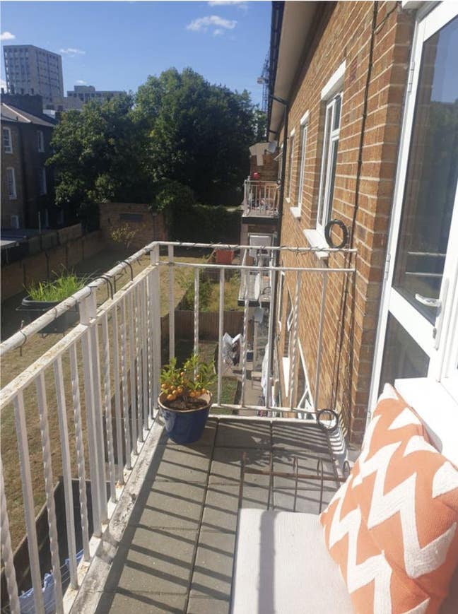 Bright room in a friendly flatshare! ✨ Main Photo