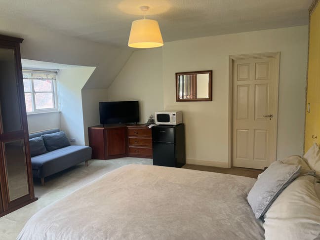 Self contained suite - Monday to Friday Main Photo