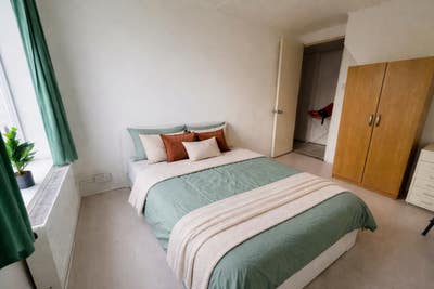 Bright Room / 1st May / bills incl. Main Photo