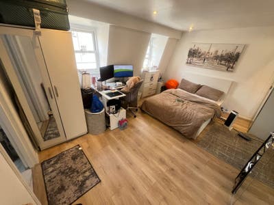 Large En-Suite & Double in Paddington from &pound;277pw Main Photo