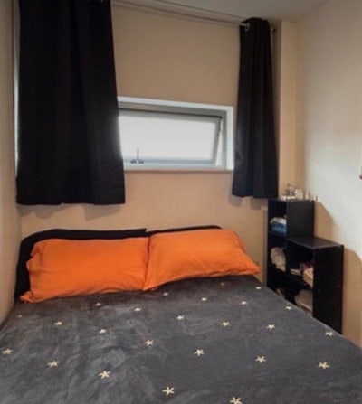 480 Room with private bathroom in the center  Main Photo