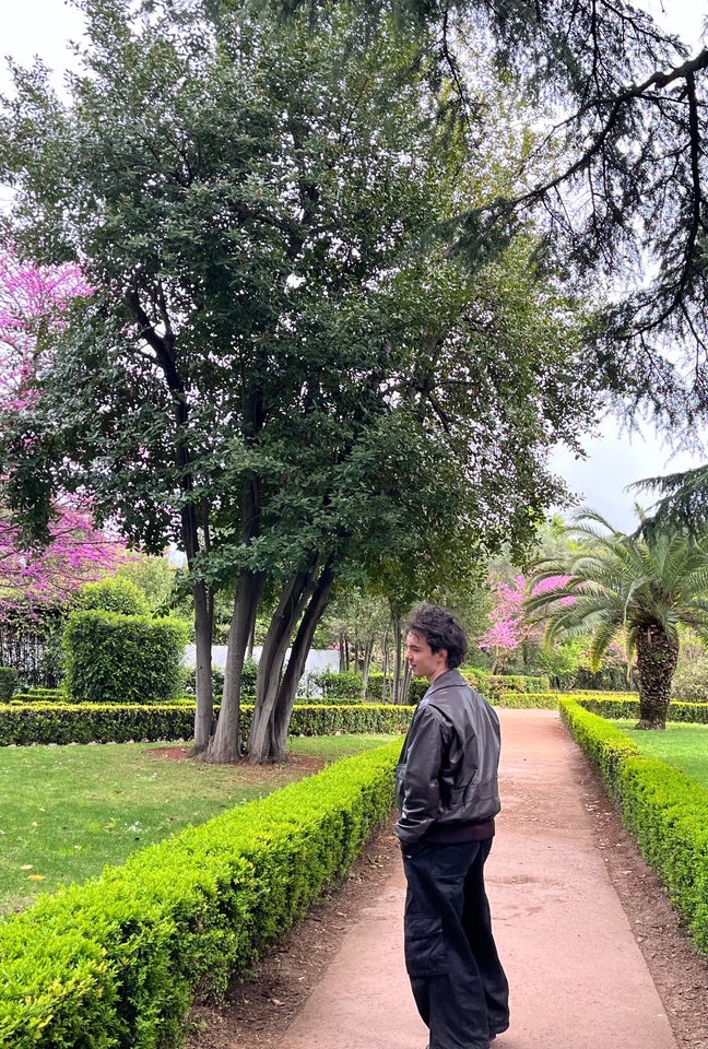 Looking for friendly people for next year Main Photo