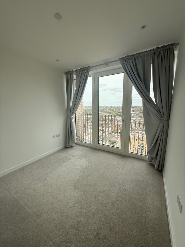 Spare room in vegetarian household Main Photo