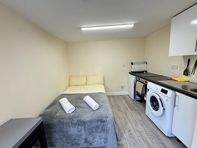 Modern furnished Studio Golders Green/Brent Cross Main Photo