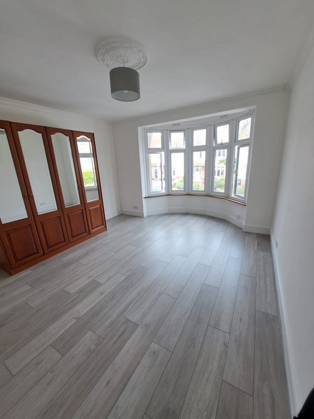 Bright Double Room 3 Min Walk from Station/Shops Main Photo