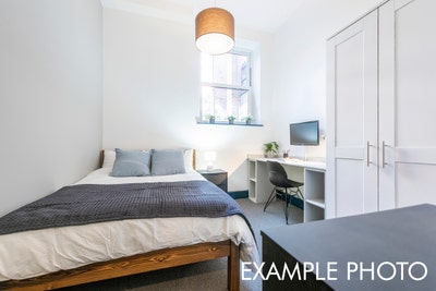 Shared flat for professioanls close to city centre Main Photo