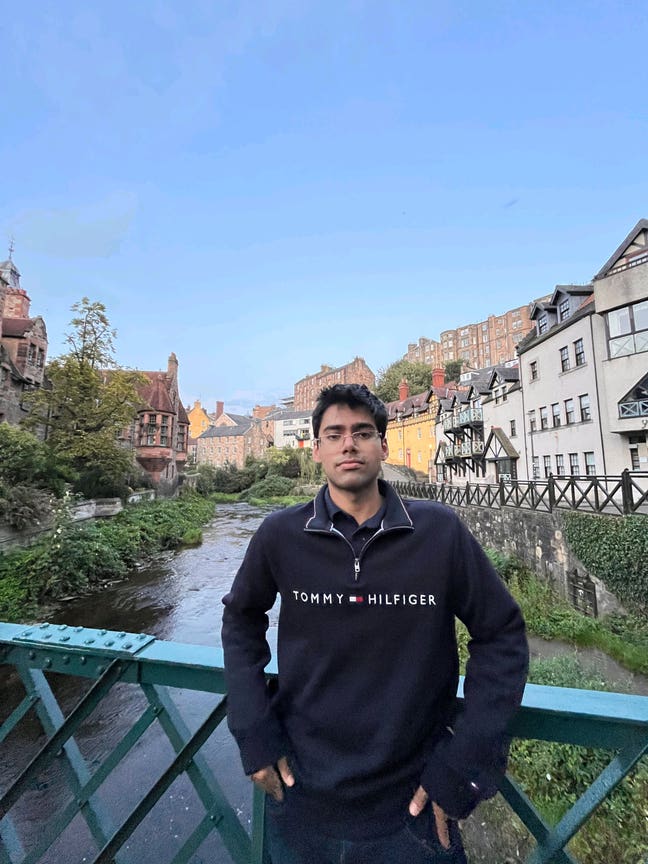 Edinburgh Professional Seeking a Room to Rent Main Photo