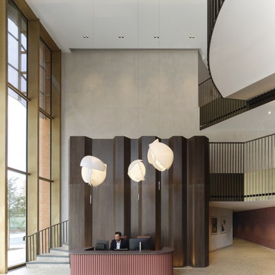 Mon–Fri let in quiet, professional flat Main Photo