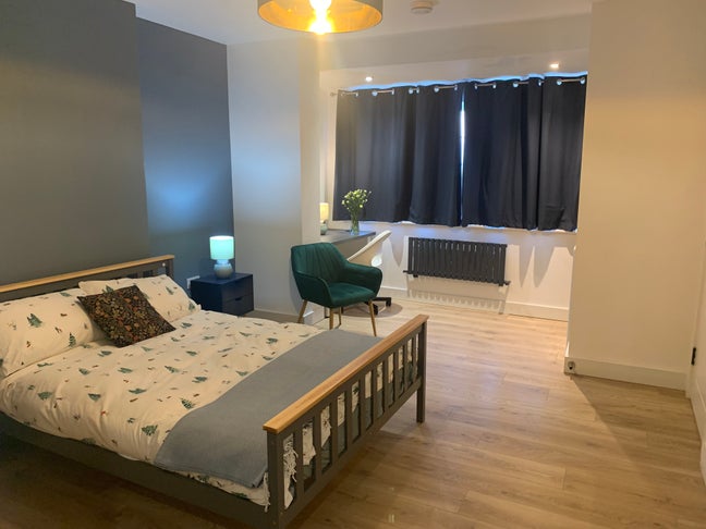  En-suite Studio with kitchenette and office  Main Photo