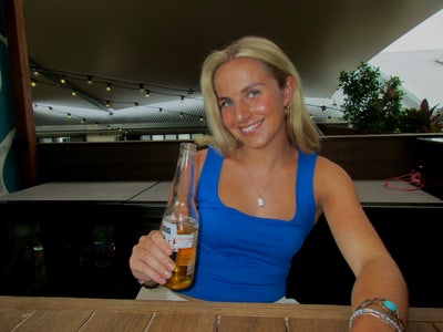 Professional Female seeks a double room Main Photo