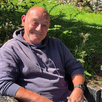 Professional Male seeks a double room Main Photo