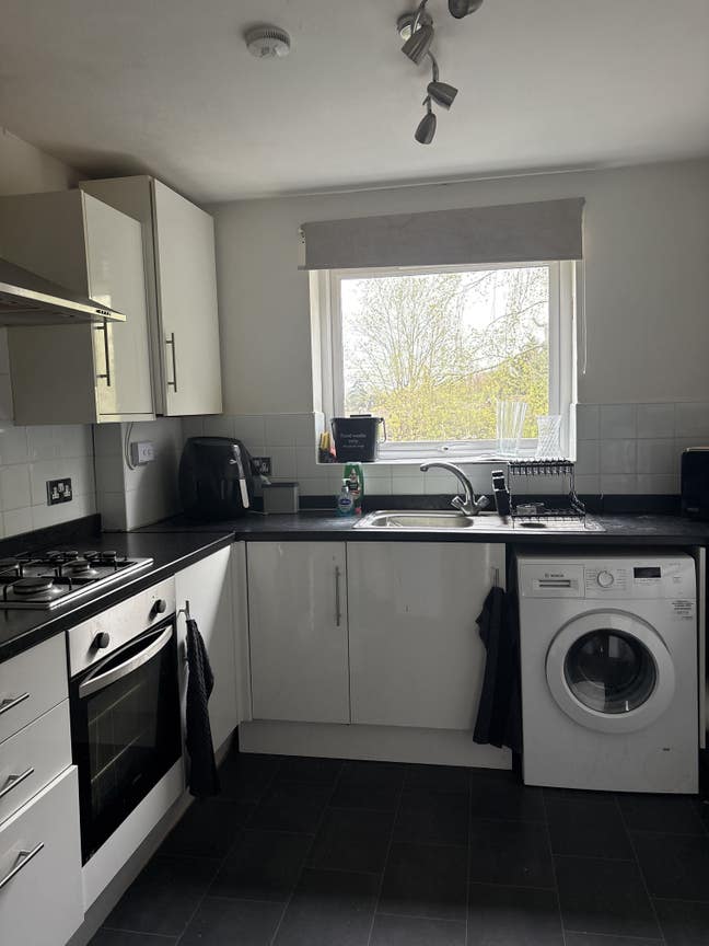 Quiet Double Room – Short Term Stay Main Photo