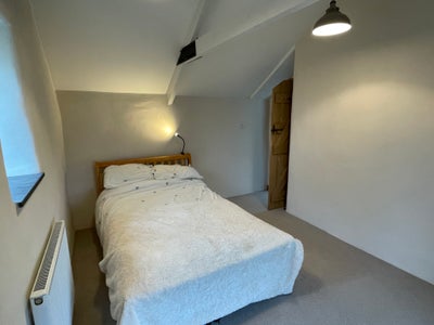 Double room in tranquil country property Main Photo