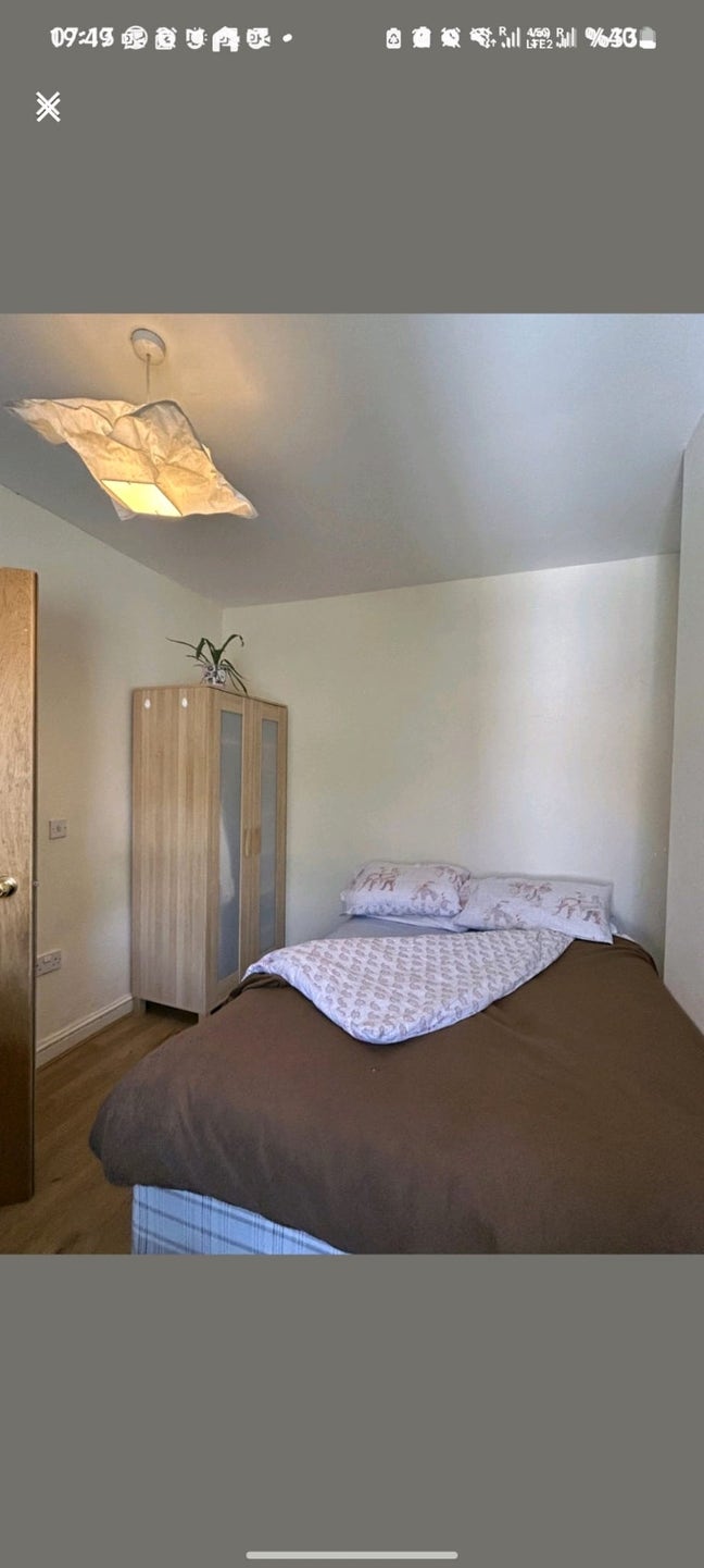 Cozy Furnished Room in 2-Bed Flat  Main Photo