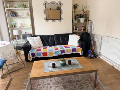 Cozy Furnished Room in 2-Bed Flat  Main Photo