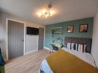 SW20 Amazing double Ensuite Free WIFI  Main Photo