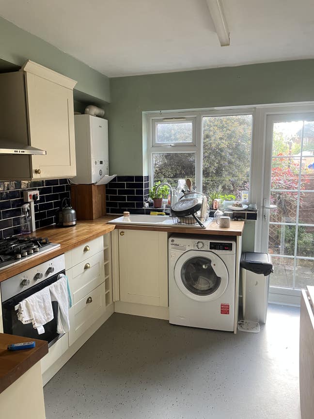 Luminous Double Room In North London / Short Let  Main Photo