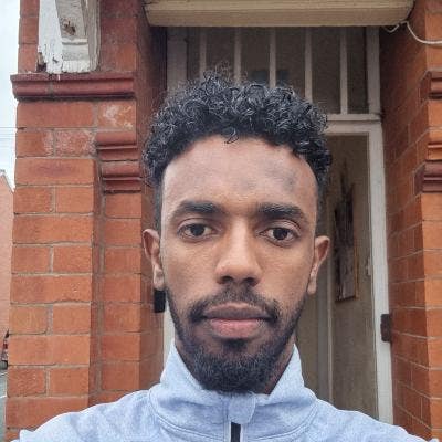 21 year old Male seeks a single or double room Main Photo