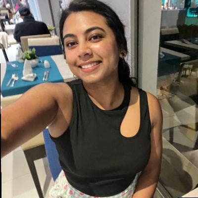 Professional Female seeks a single or double room Main Photo