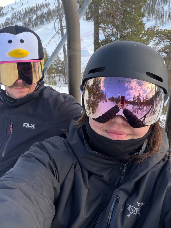 Professional couple looking for a room or flat   Main Photo